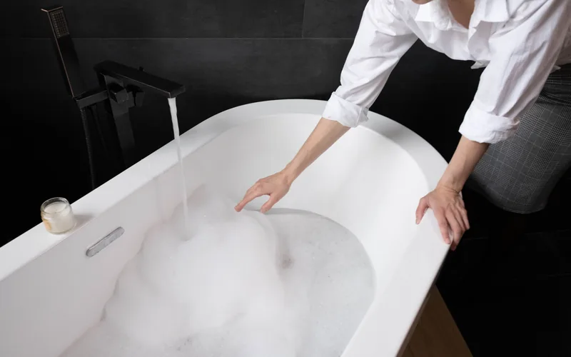 Bathtub filling with water